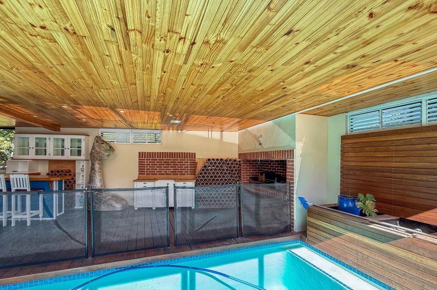 5 Bedroom Property for Sale in Plattekloof Western Cape